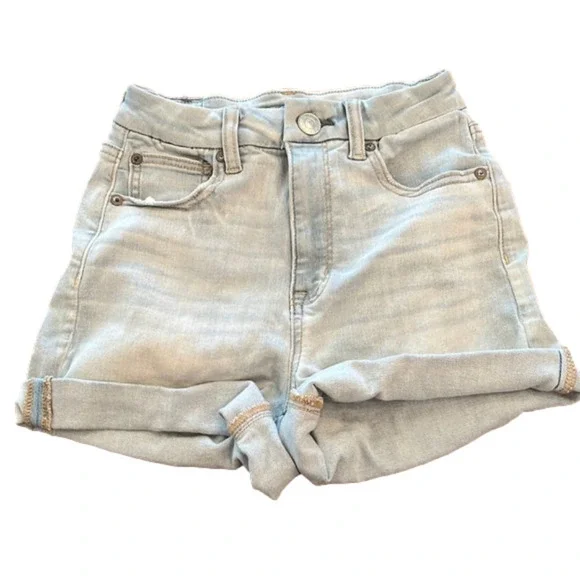❌SOLD❌ American Eagle Jean Shorts - Curvy Hi Rise Shortie In Light Wash Denim - Picture 1 of 6